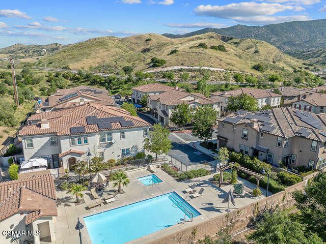 2464 Blossom Ridge Court 2, Simi Valley, CA 93063