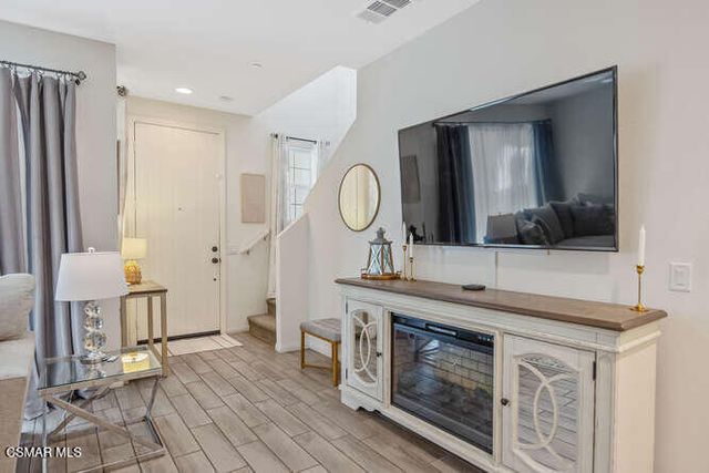 2464 Blossom Ridge Court 2, Simi Valley, CA 93063