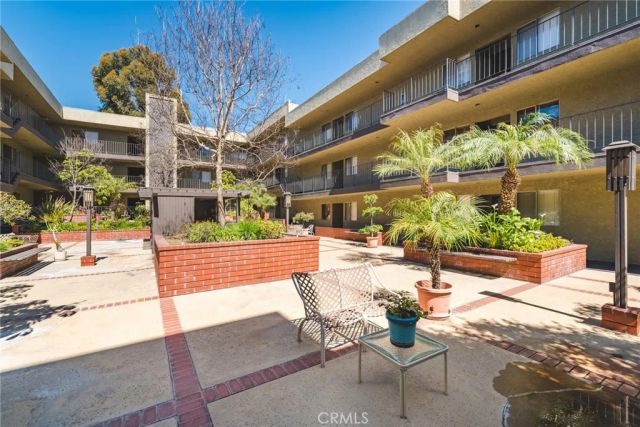 125 W Mountain Street 203, Glendale, CA 91202