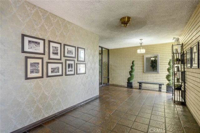 125 W Mountain Street 203, Glendale, CA 91202