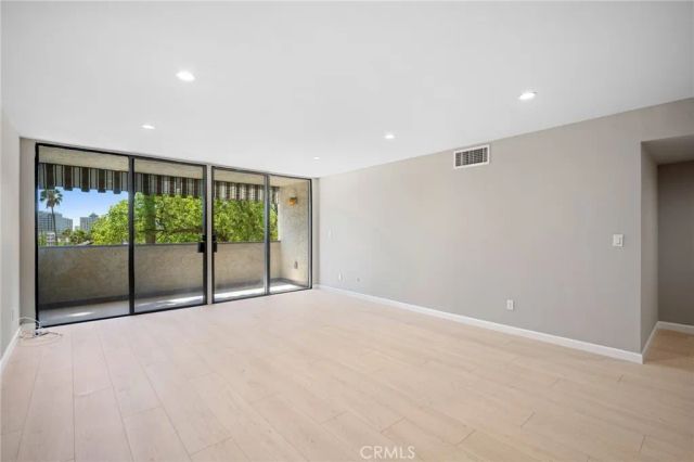 125 W Mountain Street 203, Glendale, CA 91202