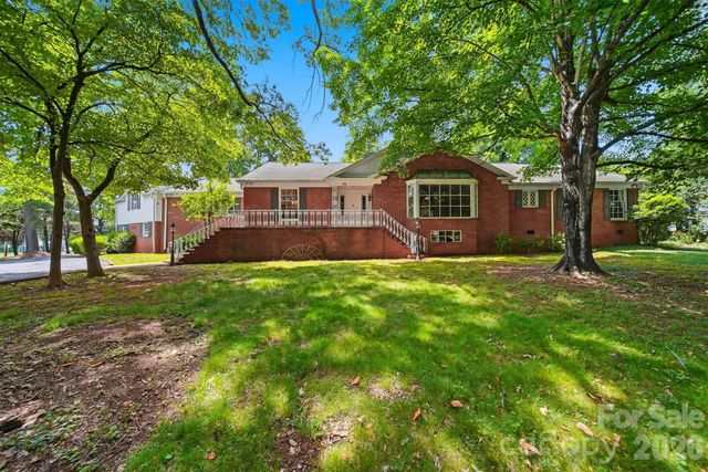826 S College Avenue, Newton, NC 28658