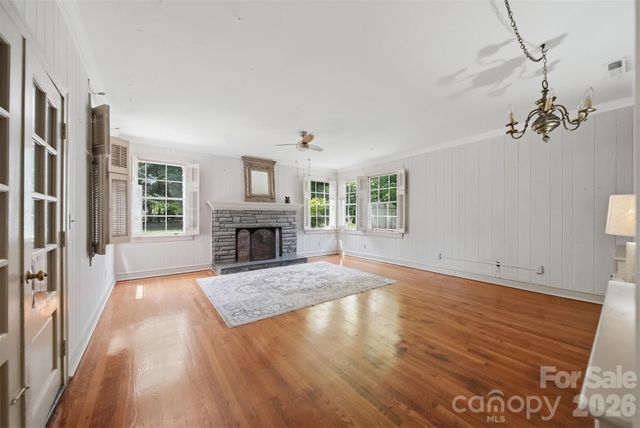 826 S College Avenue, Newton, NC 28658