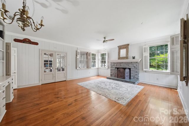 826 S College Avenue, Newton, NC 28658