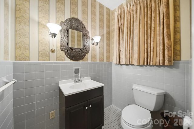 826 S College Avenue, Newton, NC 28658
