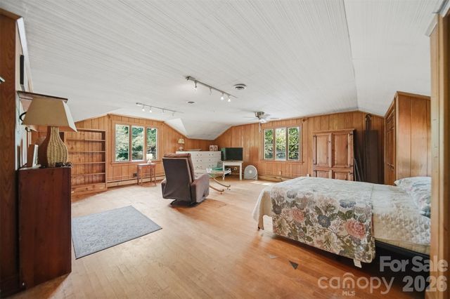 826 S College Avenue, Newton, NC 28658