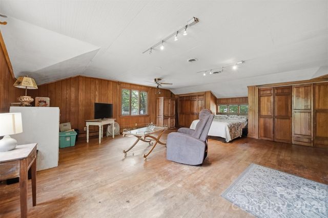 826 S College Avenue, Newton, NC 28658