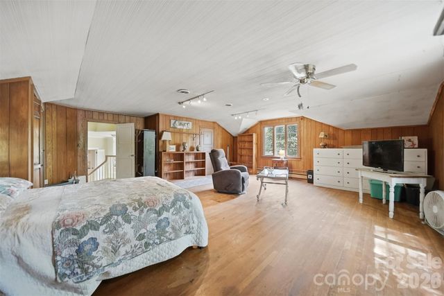 826 S College Avenue, Newton, NC 28658