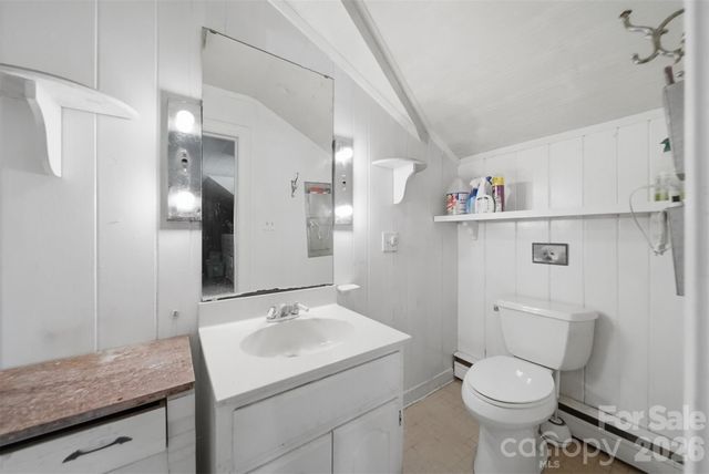 826 S College Avenue, Newton, NC 28658