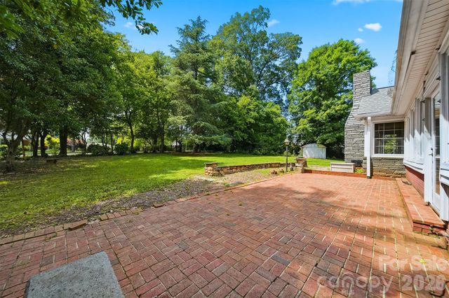 826 S College Avenue, Newton, NC 28658