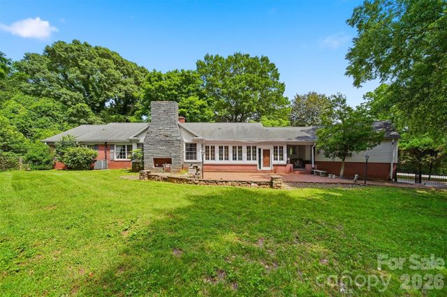826 S College Avenue, Newton, NC 28658