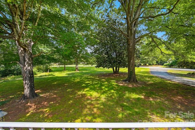 826 S College Avenue, Newton, NC 28658