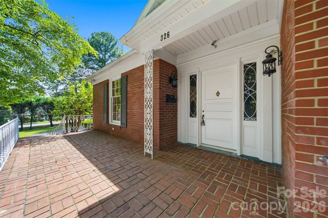 826 S College Avenue, Newton, NC 28658
