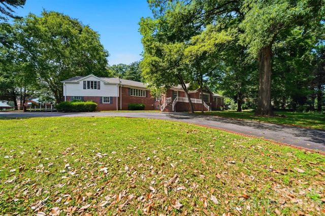 826 S College Avenue, Newton, NC 28658