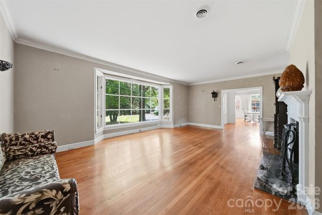 826 S College Avenue, Newton, NC 28658