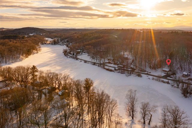 563 Spring Lake Road, Red Hook, NY 12571