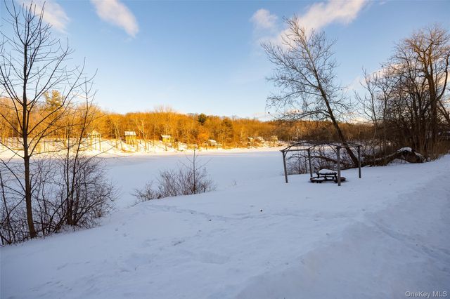 563 Spring Lake Road, Red Hook, NY 12571