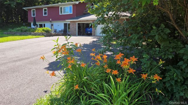 563 Spring Lake Road, Red Hook, NY 12571