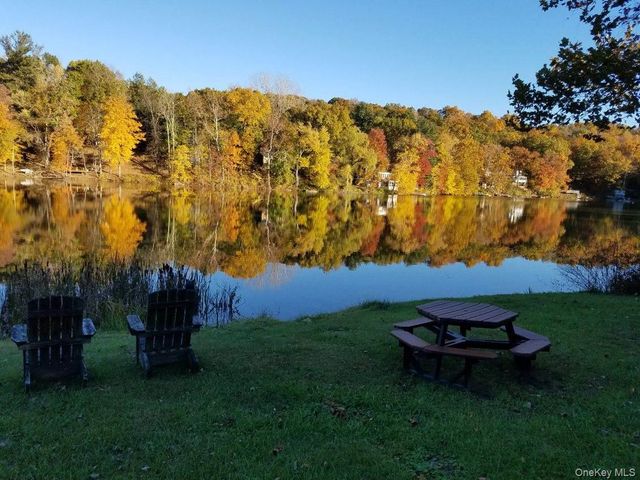 563 Spring Lake Road, Red Hook, NY 12571