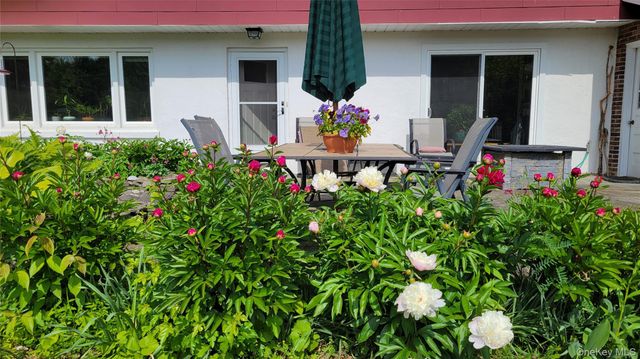 563 Spring Lake Road, Red Hook, NY 12571