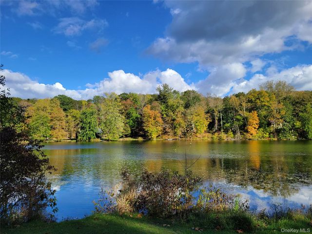 563 Spring Lake Road, Red Hook, NY 12571