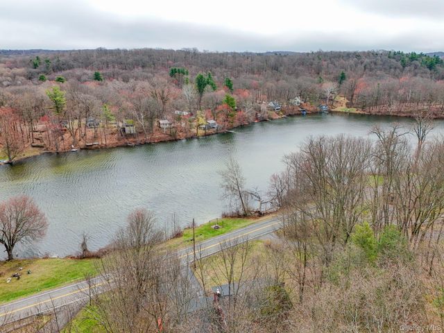 563 Spring Lake Road, Red Hook, NY 12571