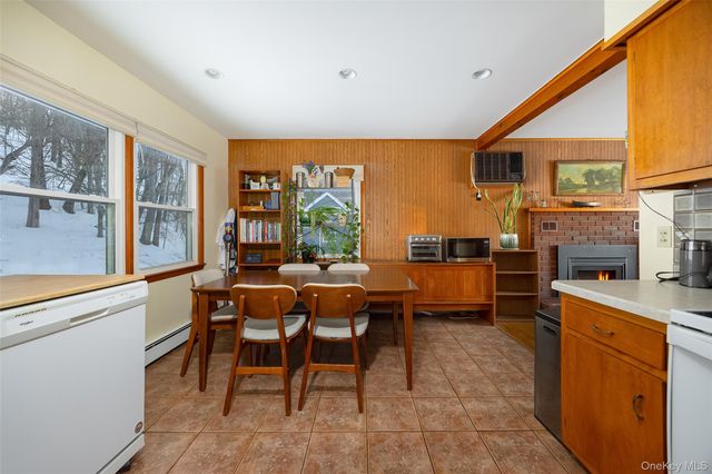 563 Spring Lake Road, Red Hook, NY 12571