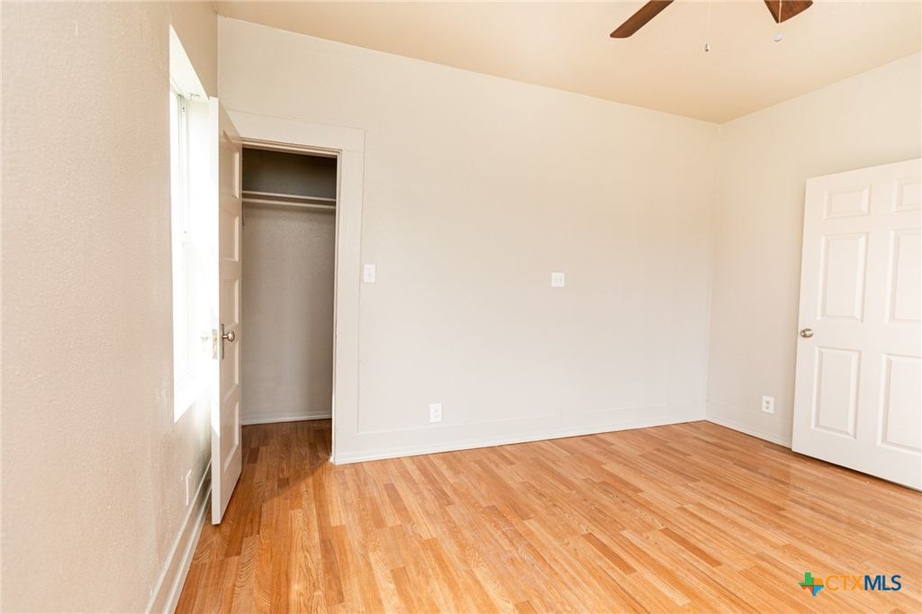 Image 28 of property listing at 905 N 9th Street, Temple, TX 76501