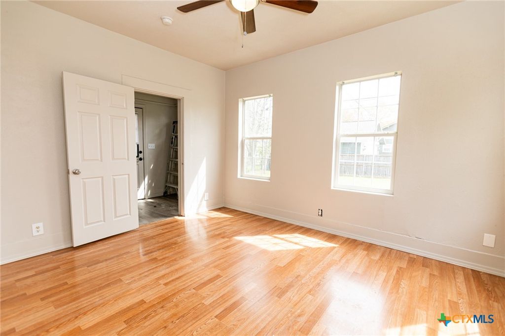 Image 29 of property listing at 905 N 9th Street, Temple, TX 76501