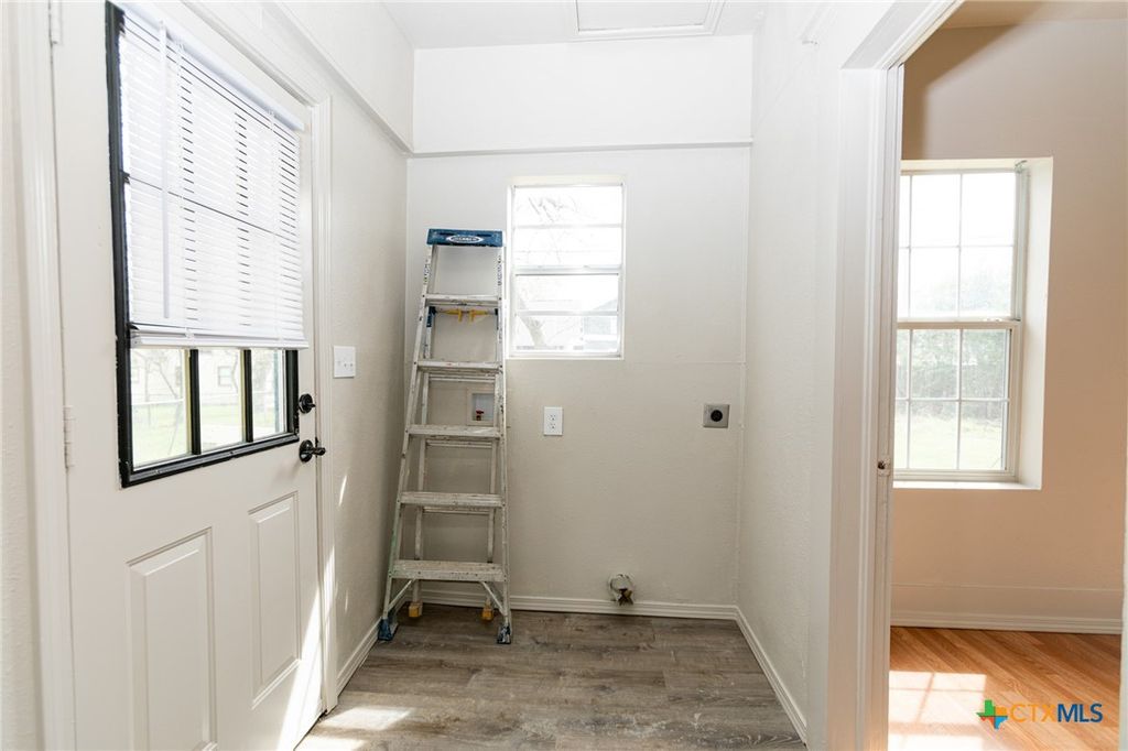 Image 30 of property listing at 905 N 9th Street, Temple, TX 76501