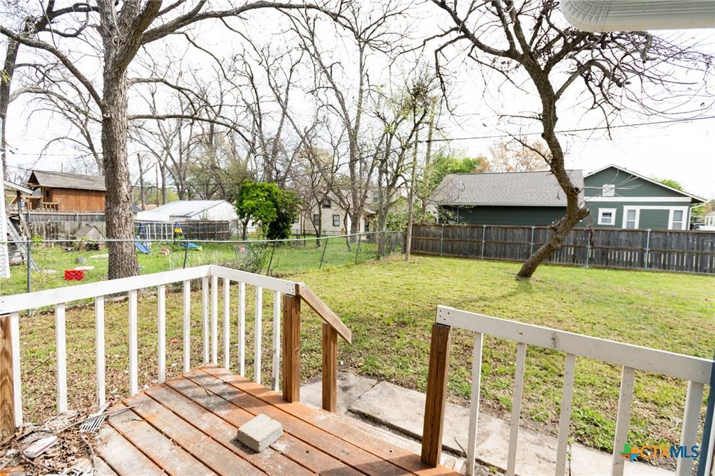 Image 31 of property listing at 905 N 9th Street, Temple, TX 76501