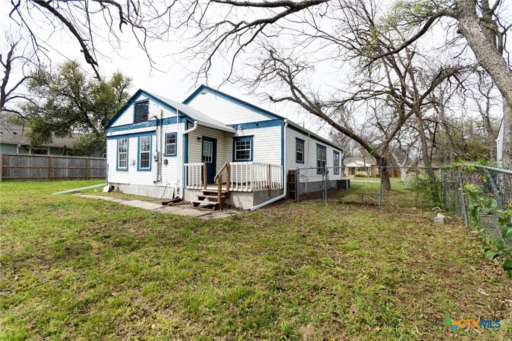 Image 32 of property listing at 905 N 9th Street, Temple, TX 76501