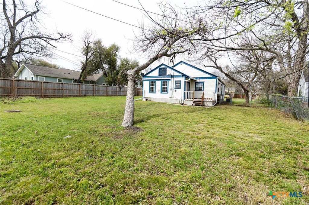 Image 33 of property listing at 905 N 9th Street, Temple, TX 76501