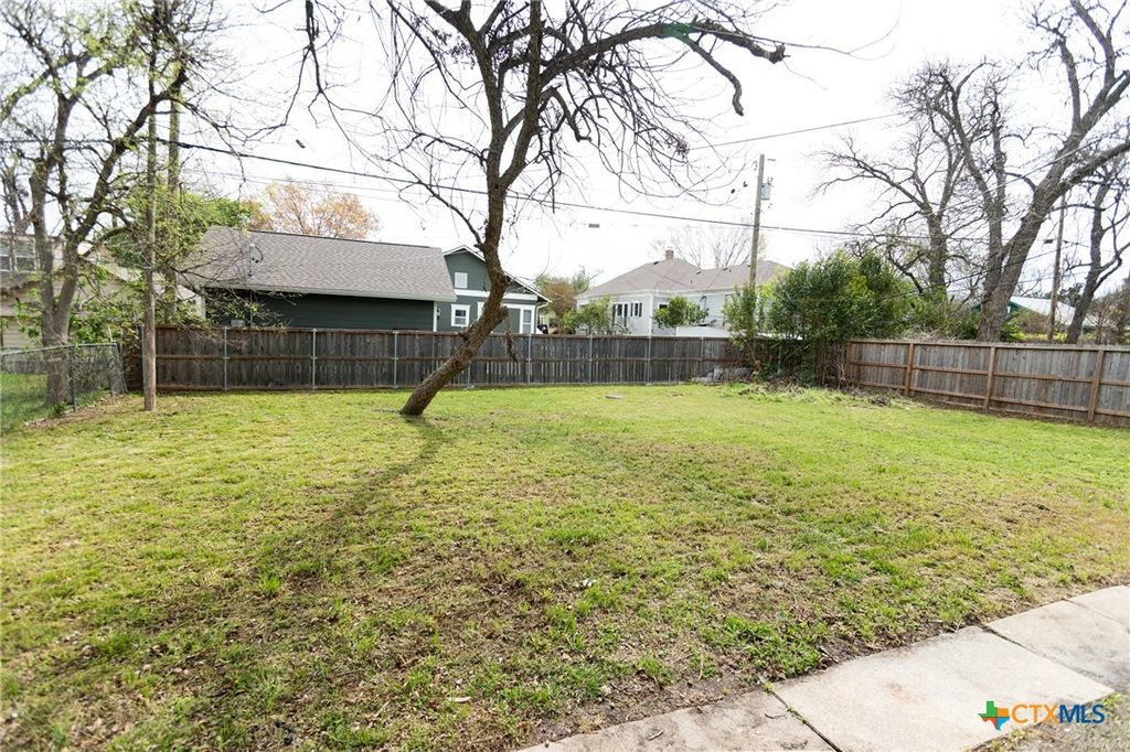 Image 35 of property listing at 905 N 9th Street, Temple, TX 76501
