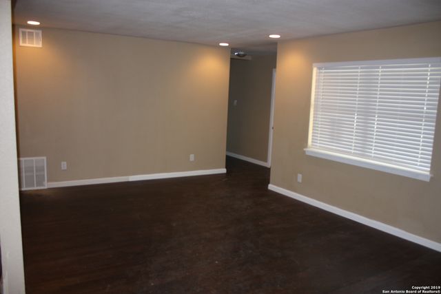 201 Zephyr, Windcrest, TX 78239