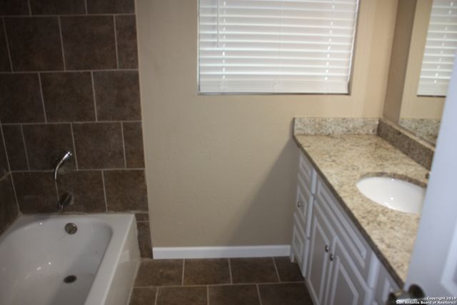 201 Zephyr, Windcrest, TX 78239