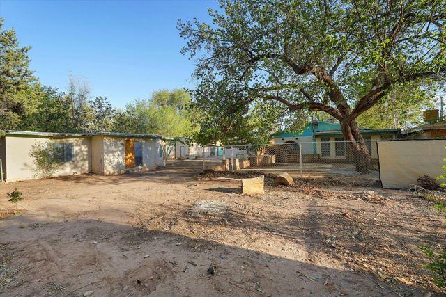 1233 Montrose Place SW, Albuquerque, NM 87105