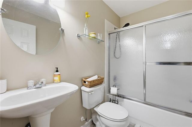 4904 Woodsonia Drive, Shawnee, KS 66226