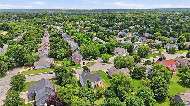 4904 Woodsonia Drive, Shawnee, KS 66226