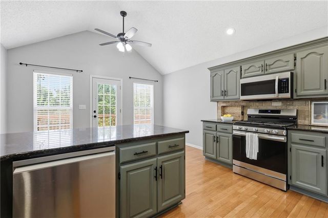 4904 Woodsonia Drive, Shawnee, KS 66226