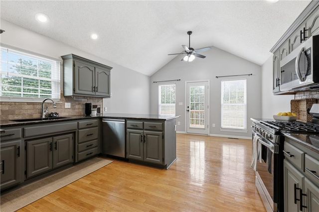 4904 Woodsonia Drive, Shawnee, KS 66226
