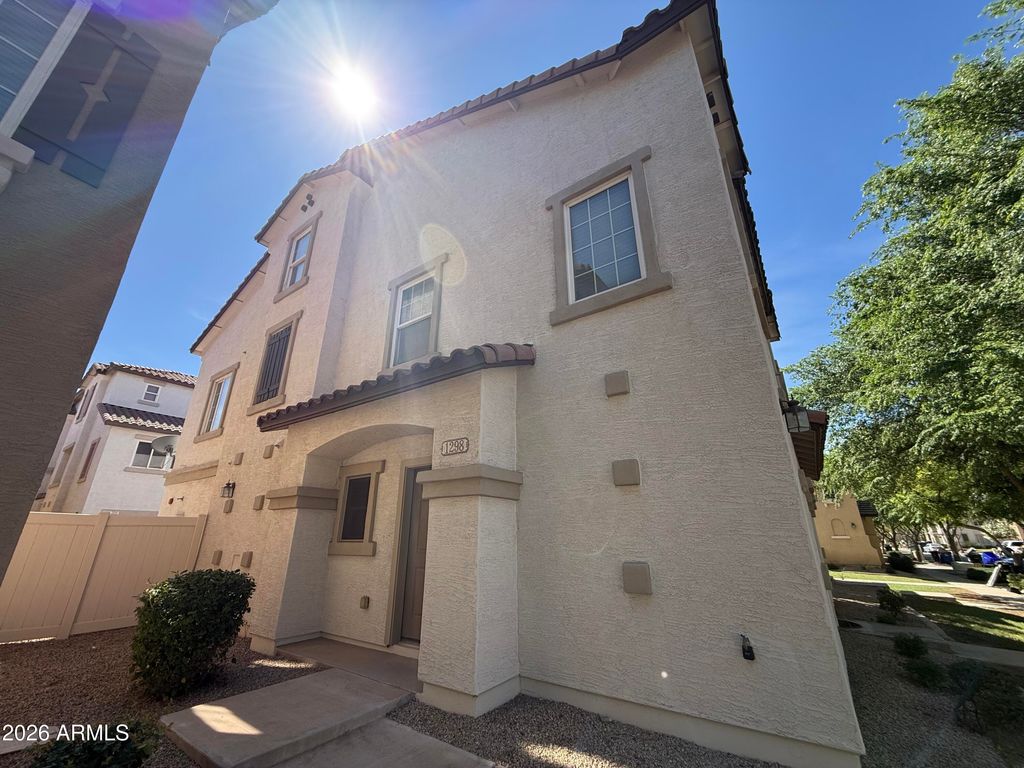 1298 S Owl Drive, Gilbert, AZ 85296