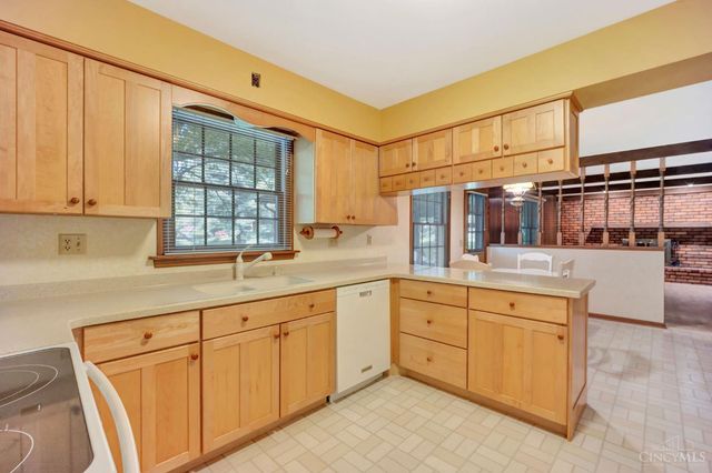 2865 Countrylake Drive, Green Twp, OH 45233