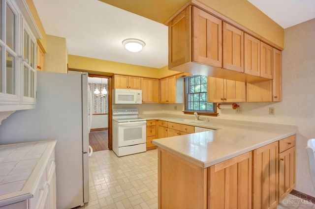 2865 Countrylake Drive, Green Twp, OH 45233