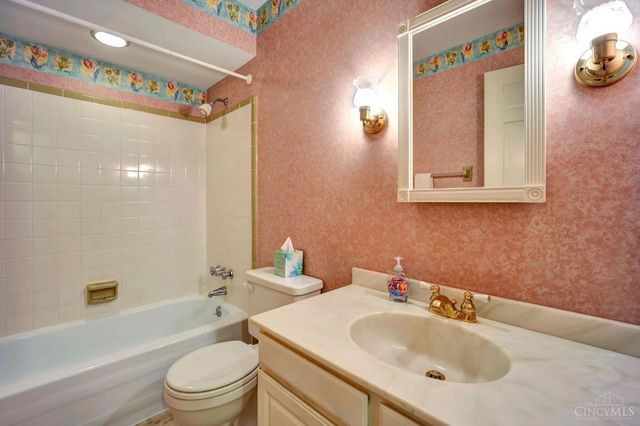2865 Countrylake Drive, Green Twp, OH 45233