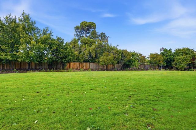 120 Carlton Avenue 51, Los Gatos, CA 95032