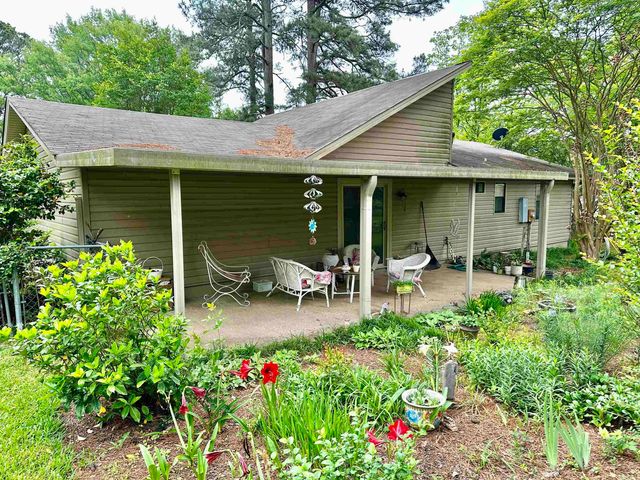 706 East Street, White Hall, AR 71602