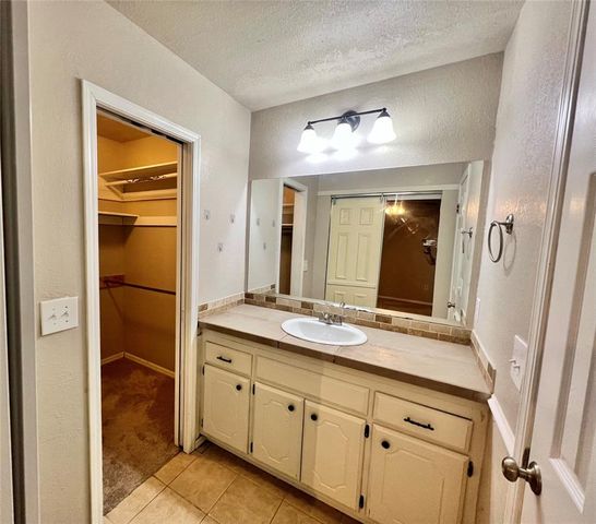 5012 SE 58th Place, Oklahoma City, OK 73135