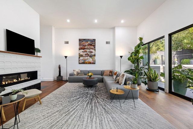 2909 Hillview RD, Austin, TX 78703