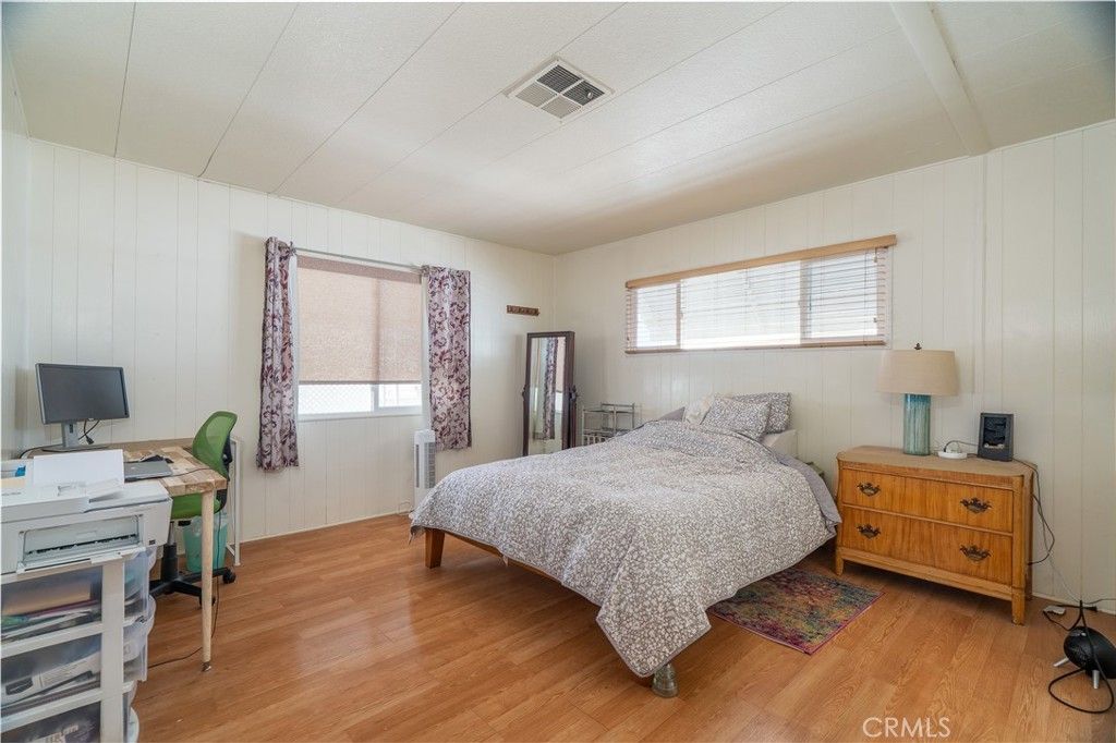 Image 17 of property listing at 10210 Baseline 263, Rancho Cucamonga, CA 91701